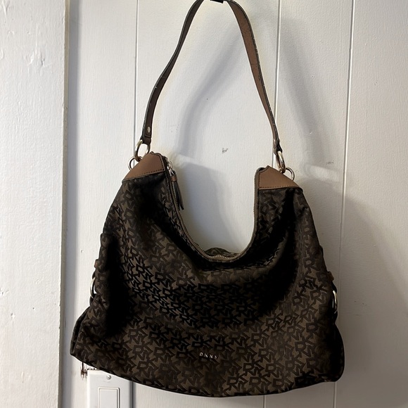 DKNY monogram purse - Picture 1 of 5